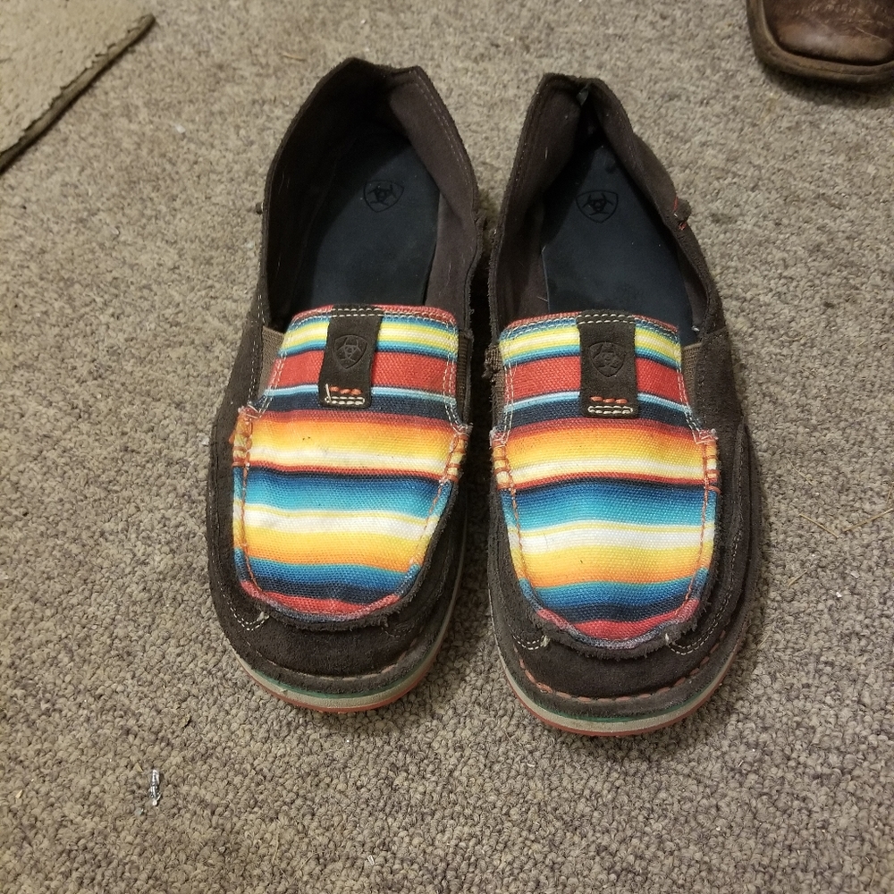 Ariat - Picture 2 of 3